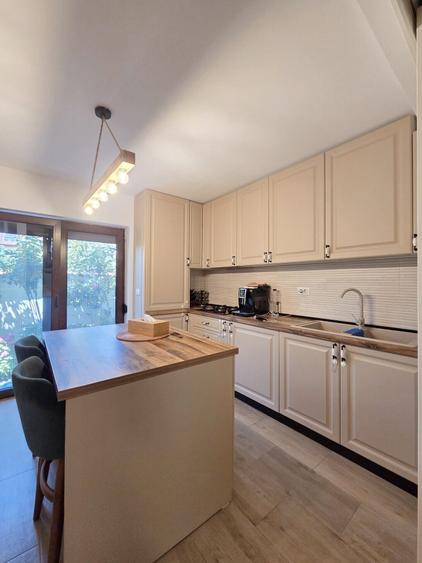 Duplex cu 5 camere cu Canalizare în Theodor Pallady