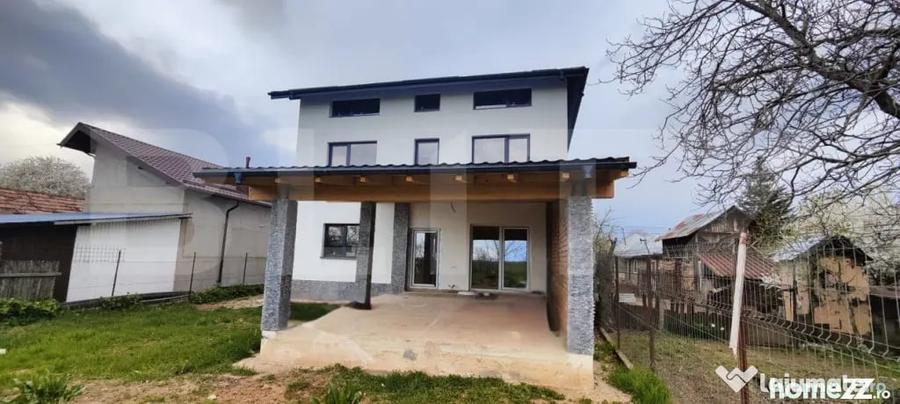Casă cu 15 camere cu Teren 1000 Mp în Dumbrava