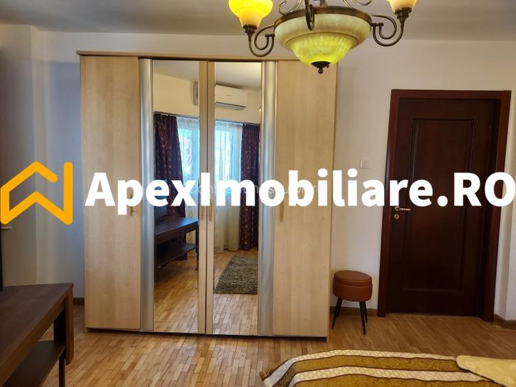 Apartament cu 3 camere decomandat, mobilat în Decebal