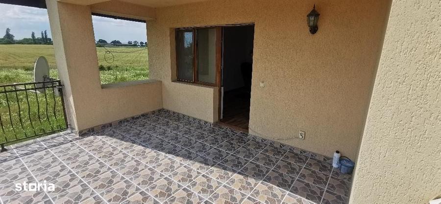 Casă cu 4 camere decomandat în Buda