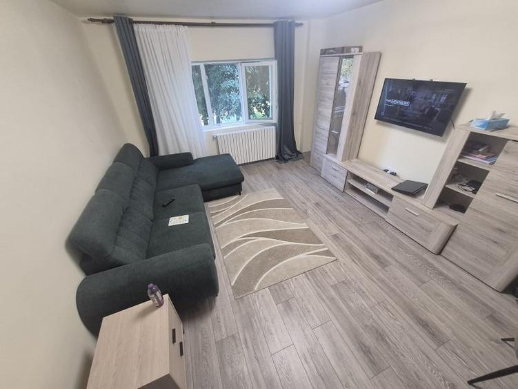 Garsonieră decomandată în Moara de foc