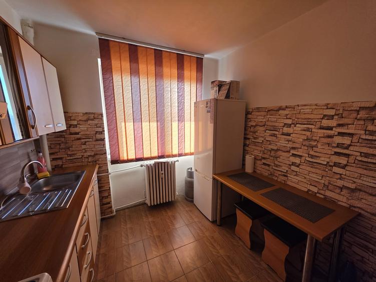 Apartament cu 2 camere semidecomandat în Peninsula