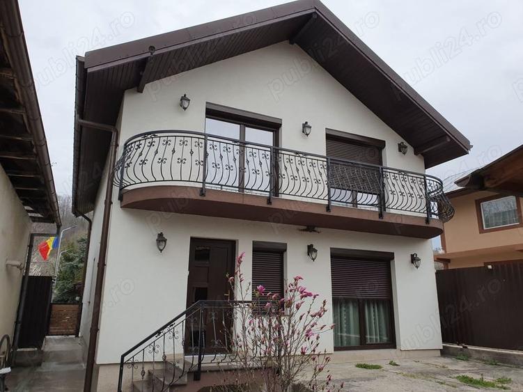 Casă cu 6 camere cu Teren 2000 Mp în Brănești