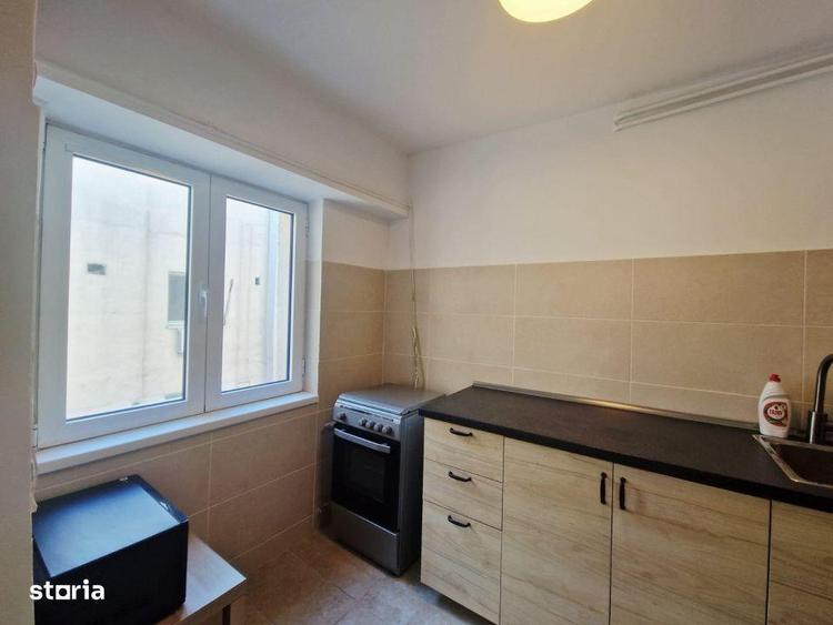 Apartament cu 3 camere decomandat în Vitan