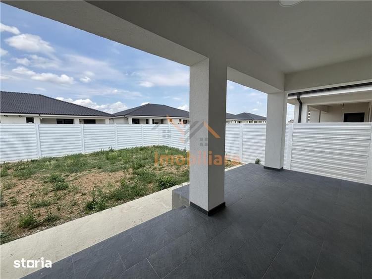 Casă cu 4 camere cu Teren 289 Mp în Oșorhei