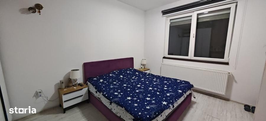 Apartament cu 4 camere decomandat, mobilat în Central