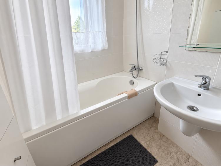 Apartament cu 2 camere decomandat în Moșilor