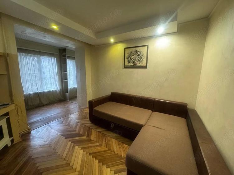 Apartament cu 2 camere decomandat în 1 Mai