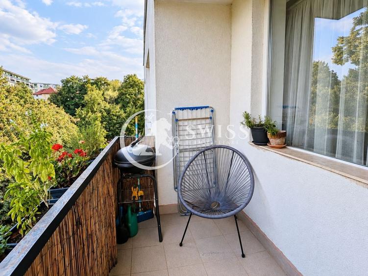 Apartament cu 3 camere semidecomandat, mobilat în Plopilor