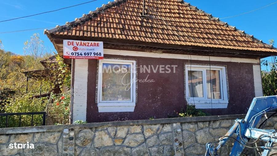 Casă cu 4 camere în Cistei