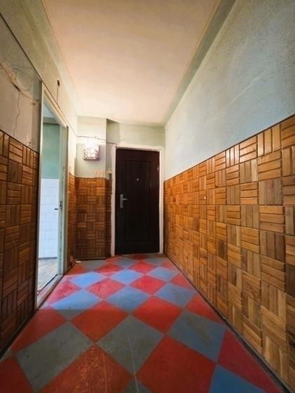 Apartament cu 3 camere semidecomandat în Tătărași