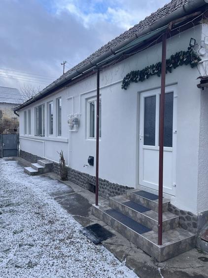 Casă cu 4 camere în Gornești