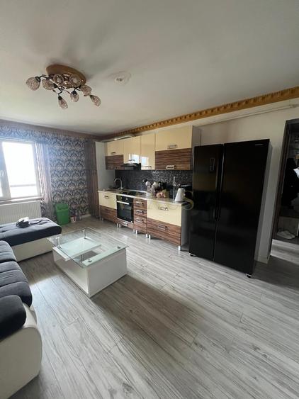 Apartament cu 3 camere decomandat, mobilat în Unirea