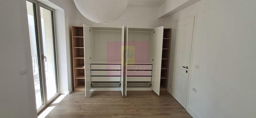 Apartament cu 4 camere decomandat în Armeneasca