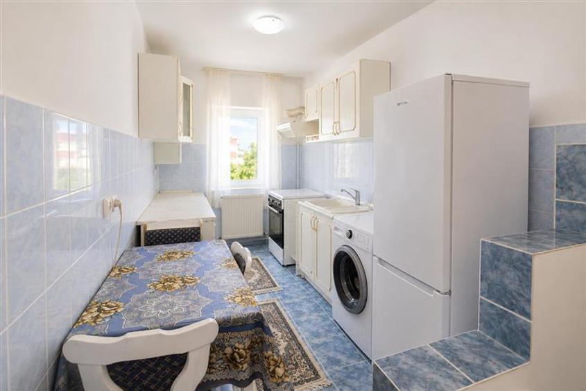 Apartament cu 2 camere decomandat, mobilat în Est