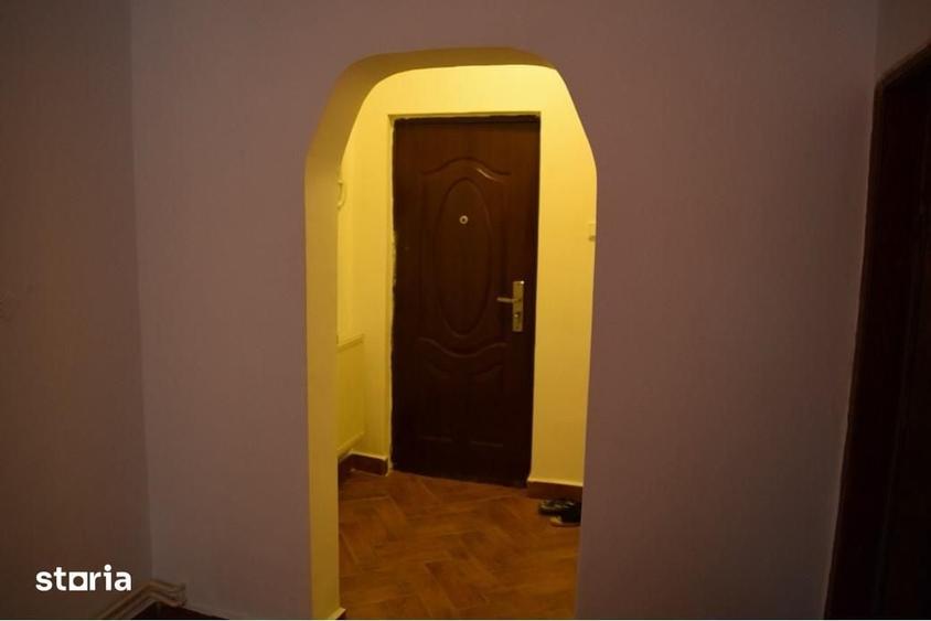 Apartament cu 3 camere în Tineretului