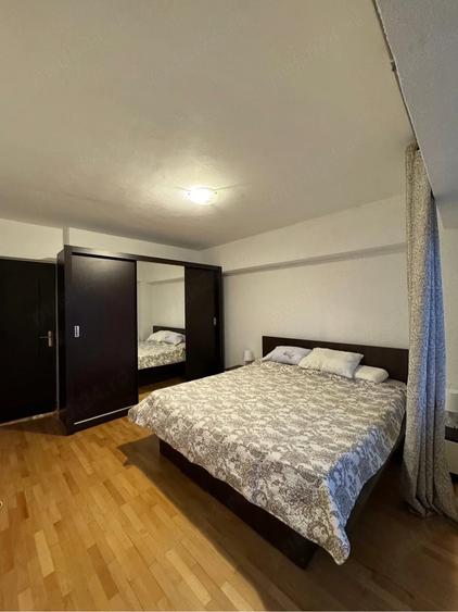 Apartament cu 3 camere decomandat în Centrul Civic