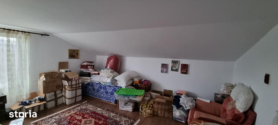 Casă cu 4 camere cu Teren 1400 Mp în Mihai Eminescu