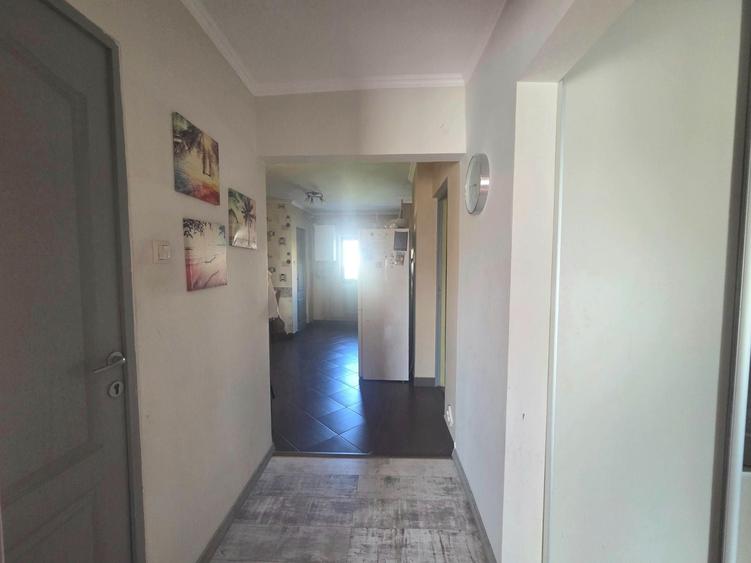 P.f. vand ap. 3 cam decomandat pe Str. Barsei, cu doua balcoane - 7