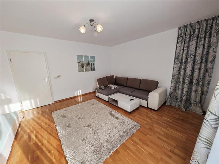 Apartament cu 2 camere decomandat, mobilat în Avantgarden