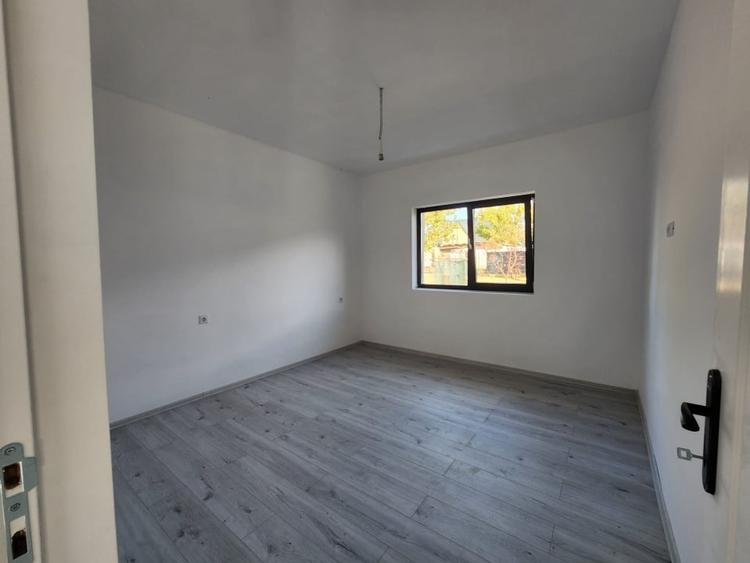 Casă individuală cu 3 camere cu Canalizare în Miroslava