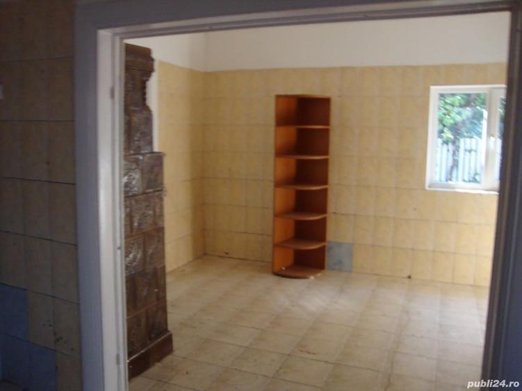 Casă cu 7 camere cu Teren 338 Mp în Central