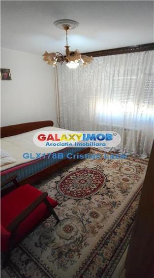 Apartament cu 4 camere semidecomandat în Crângași