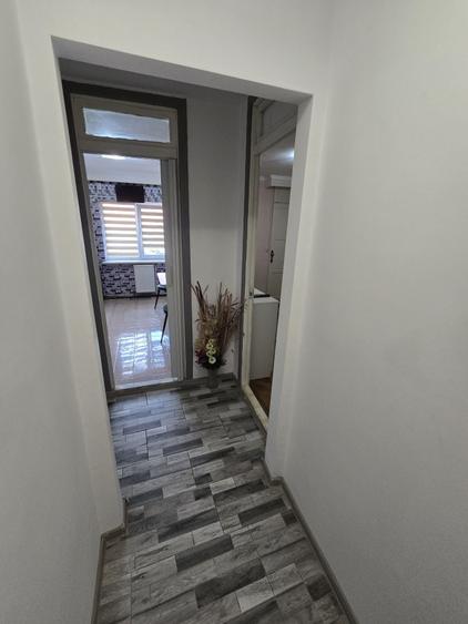 Apartament cu 3 camere decomandat în Găvana
