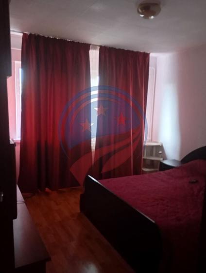 Apartament cu 3 camere decomandat, mobilat în Rovine