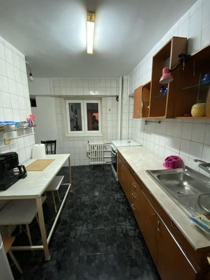 Apartament cu 3 camere decomandat în Basarabia