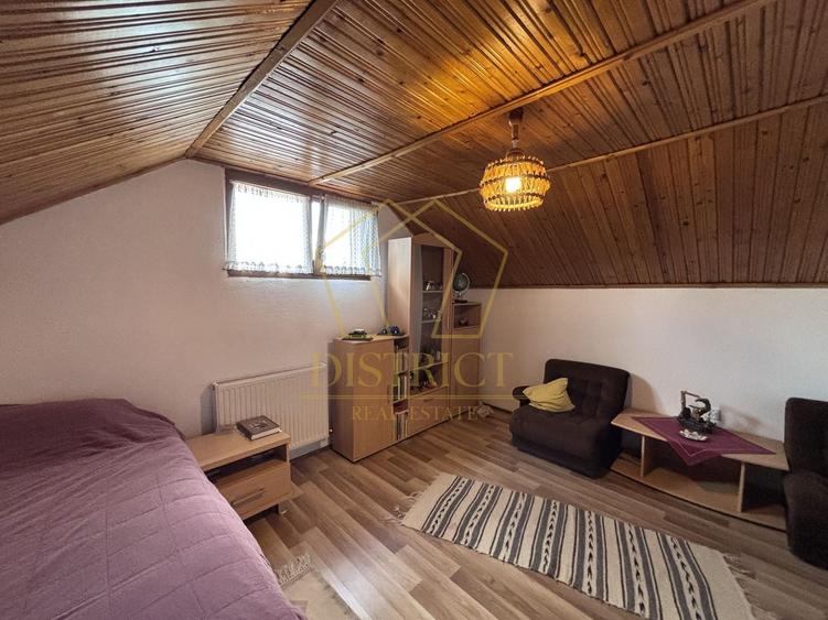 Casă individuală cu 7 camere cu Canalizare în Central