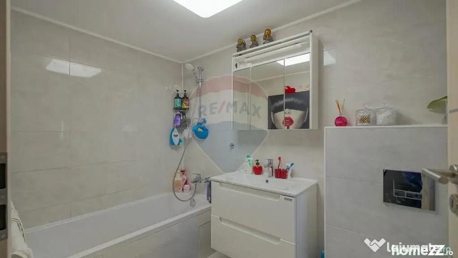 Casă cu 6 camere cu Teren 494 Mp în Vulcan