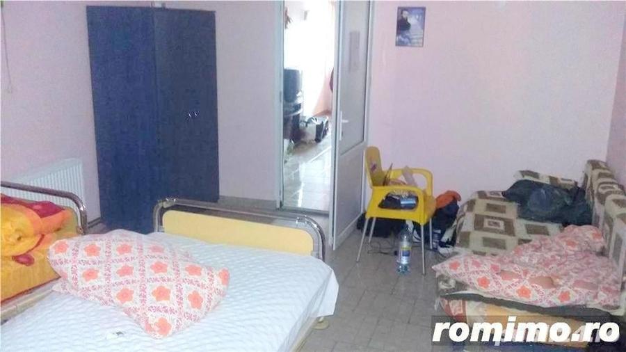 Casă cu 5 camere în Buziașului