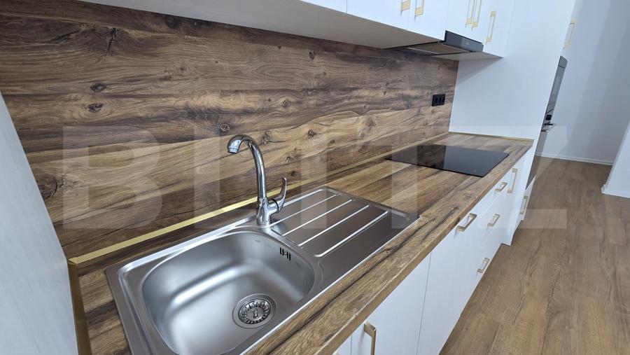Apartament cu 3 camere semidecomandat, mobilat în Ampoi 3