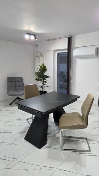 Apartament cu 2 camere decomandat în Palazu Mare