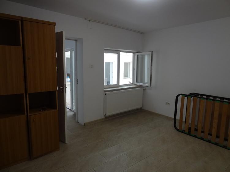 Casă individuală cu 3 camere cu Canalizare în Delfinariu