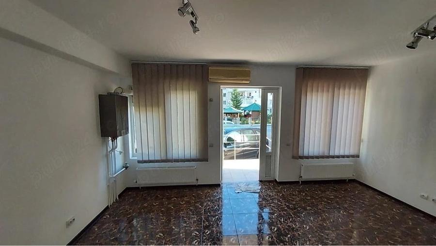 Spațiu comercial, de 60 mp, în Central