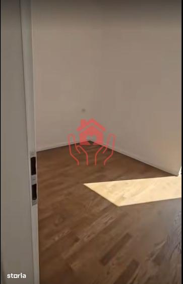Apartament cu 4 camere, mobilat în Băneasa