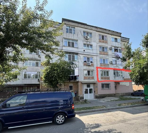 Apartament cu 2 camere decomandat în Exterior Vest