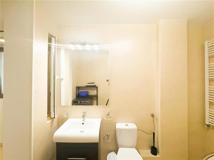 Apartament cu 3 camere semidecomandat, mobilat în Herăstrău
