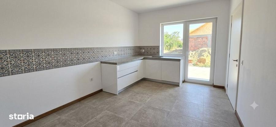Casă cu 3 camere în Clinceni