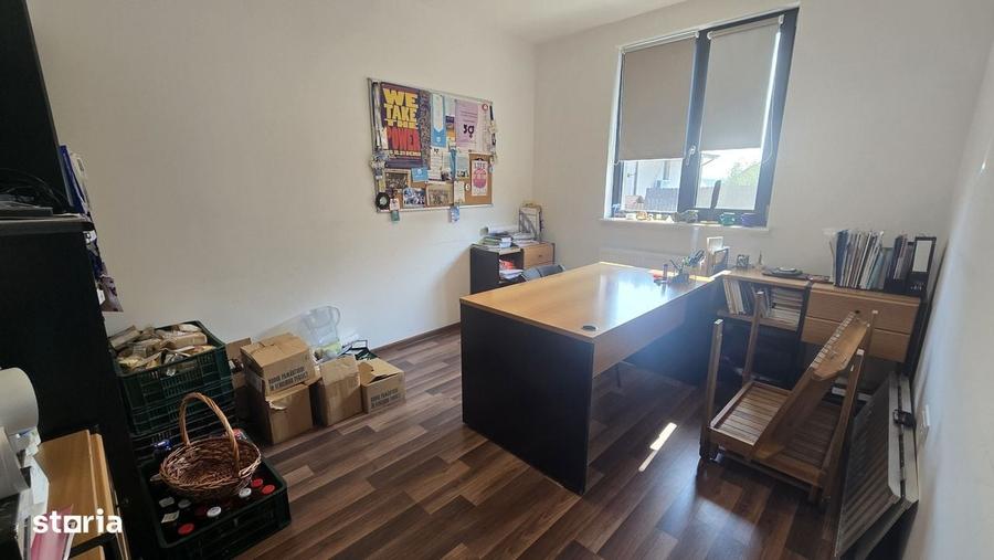 Casă cu 4 camere în Uricani
