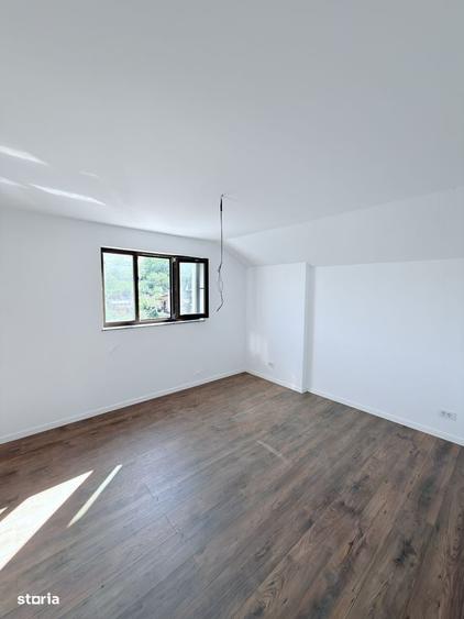 Casă cu 4 camere cu Teren 1300 Mp în Stăuceni