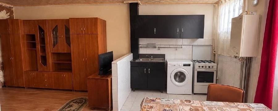Garsonieră decomandată în Central