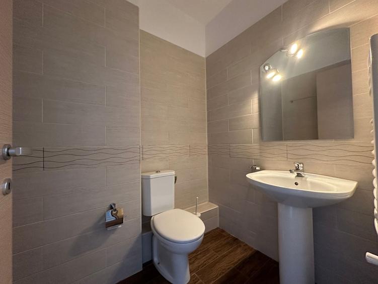 Apartament cu 4 camere semidecomandat în Herăstrău