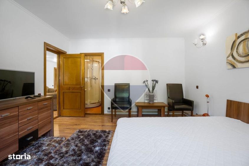 Casă cu 4 camere cu Teren 4780 Mp în Moieciu