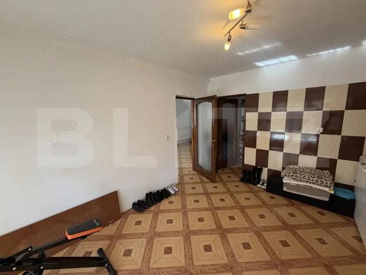 Casă cu 5 camere cu Teren 800 Mp în Surduc