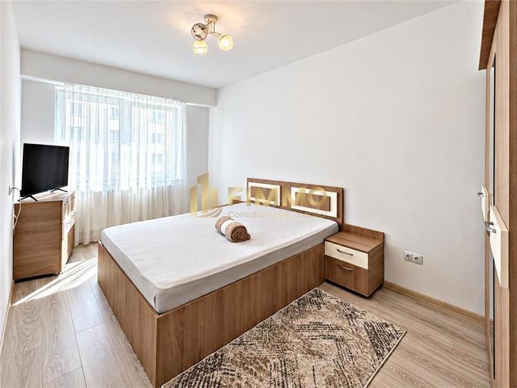 Apartament cu 3 camere decomandat, mobilat în Est