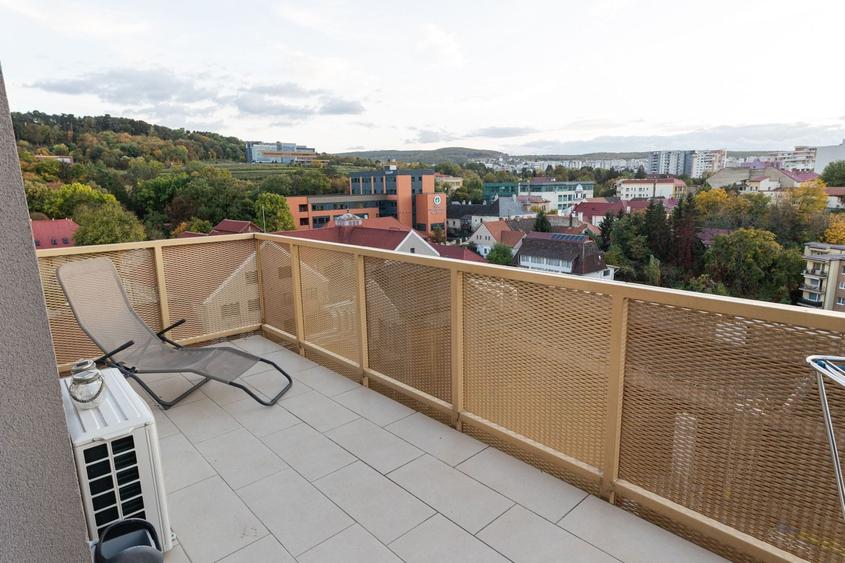 Apartament cu 2 camere semidecomandat în Semicentral