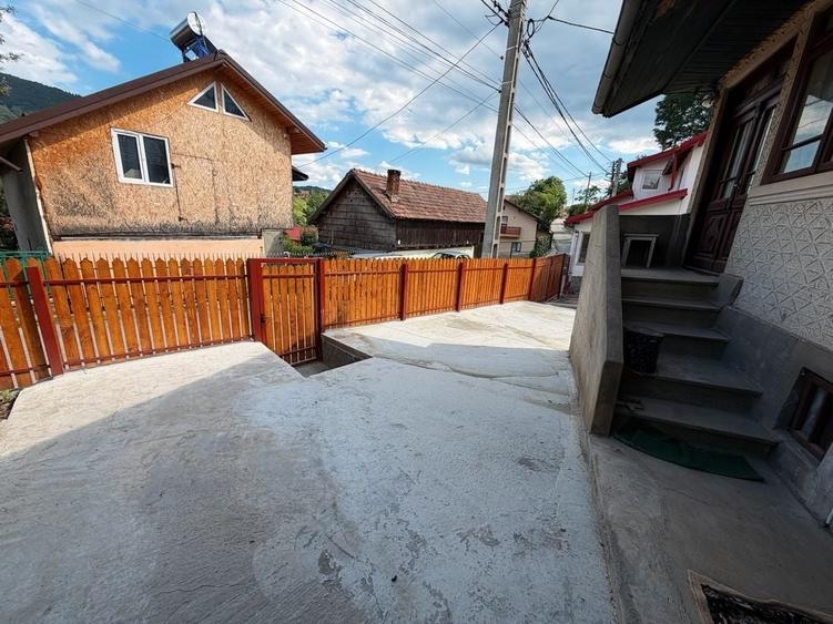 Casă cu 4 camere în Secăria